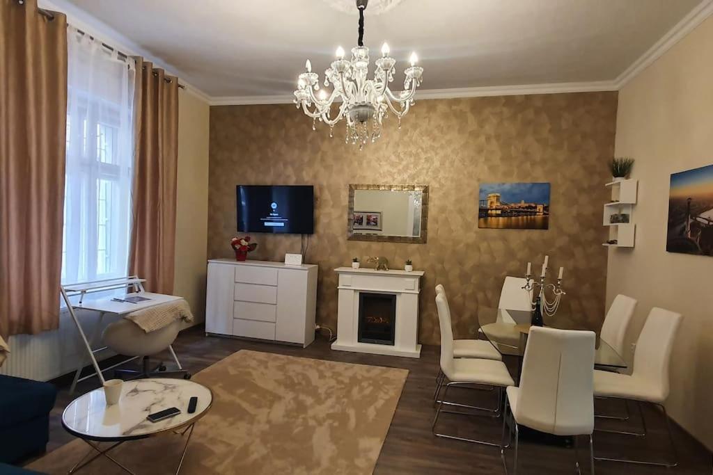 Buda Center Apartment Budapest Exteriör bild