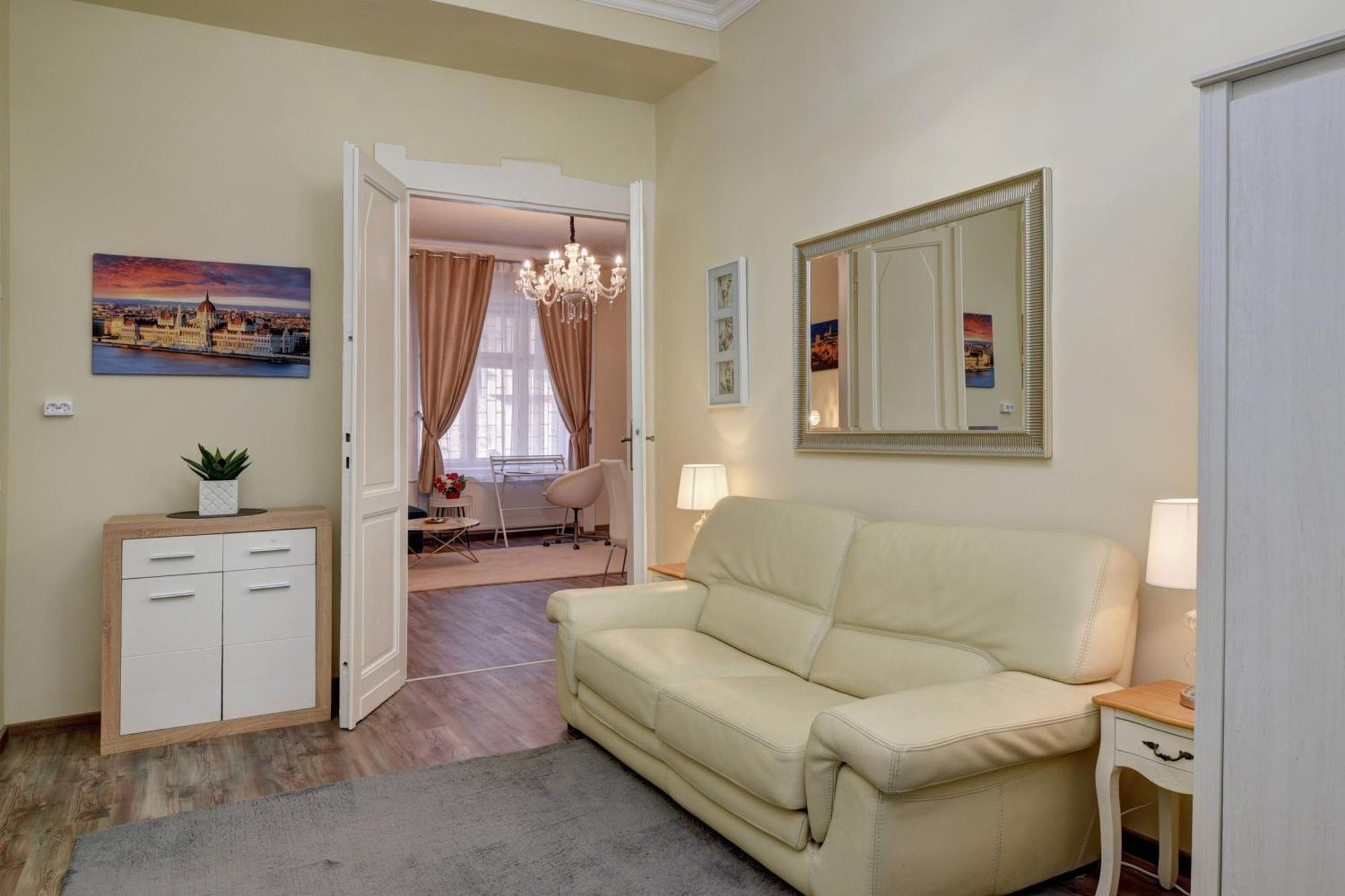 Buda Center Apartment Budapest Exteriör bild
